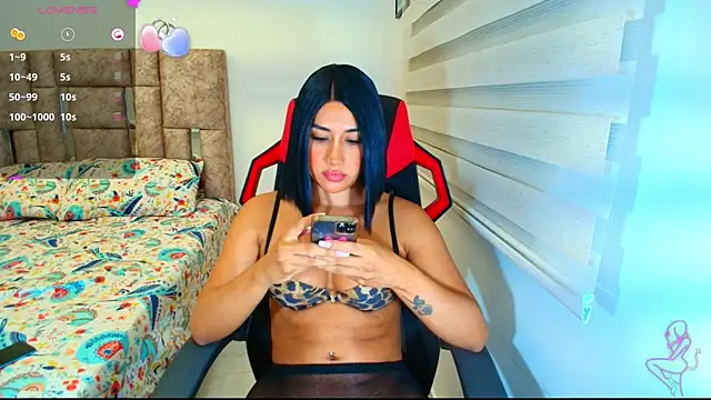 Snapshot of sexysaradoll chatting on February 28, 12:54 am sexysaradoll online show from February 28, 12:54 am