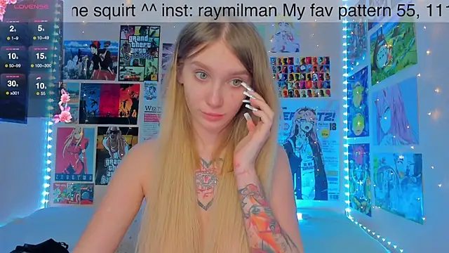 Snapshot of AliceMilman chatting on December 27, 2:43 pm AliceMilman online show from December 27, 2:43 pm