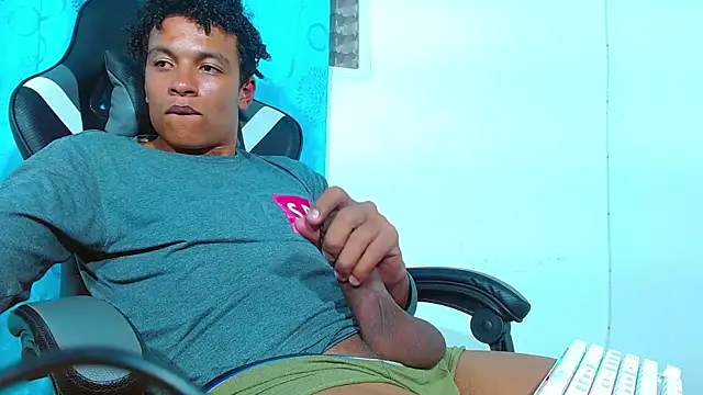 Black Diamon  online show from March 13, 7:09 am