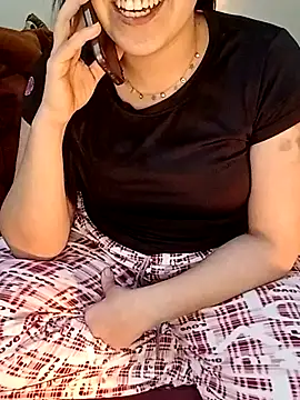 Snapshot of ShadiaStar chatting on March 12, 1:36 am ShadiaStar online show from March 12, 1:36 am
