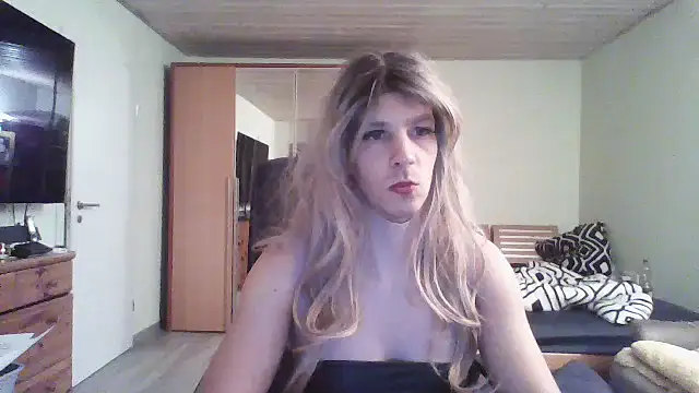 Kinky-Kristina online show from October 3, 8:32 pm