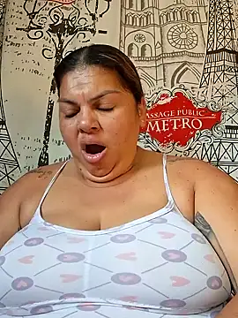 Snapshot of chubby_sexy_big_tits chatting on October 29, 11:42 am chubby sexy big tits online show from October 29, 11:42 am