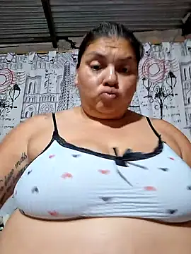 Snapshot of chubby_sexy_big_tits chatting on October 14, 12:44 am chubby sexy big tits online show from October 14, 12:44 am