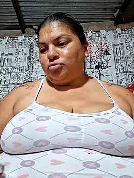 Snapshot of chubby_sexy_big_tits chatting on October 17, 12:14 am chubby sexy big tits online show from October 17, 12:14 am