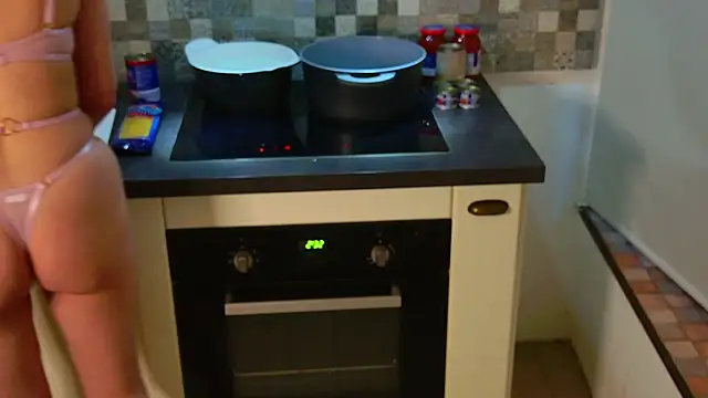 Aleniia10 online show from February 5, 4:47 pm