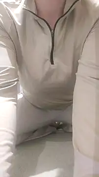 Snapshot of houy111111 chatting on September 25, 9:26 am houy111111 online show from September 25, 9:26 am