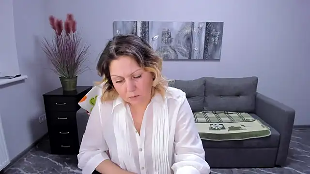 Snapshot of Milana_Blake chatting on February 28, 8:18 pm Milana Blake online show from February 28, 8:18 pm