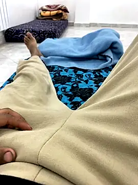 Lahcene online show from November 18, 7:06 pm