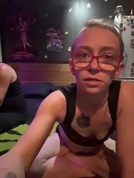 Stonermama666420 online show from April 30, 3:35 am