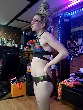 Snapshot of Stonermama666420 chatting on February 27, 7:19 am Stonermama666420 online show from February 27, 7:19 am