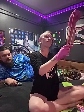 Stonermama666420 online show from February 6, 5:14 am