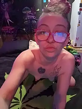 Stonermama666420 online show from March 4, 5:04 am