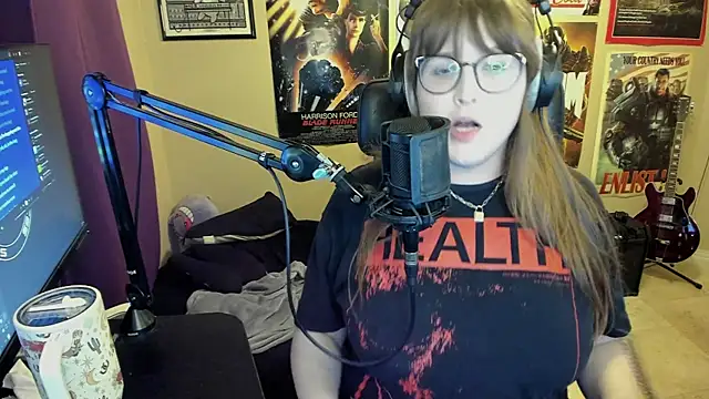 Snapshot of HannahCastle96 chatting on January 8, 4:51 am HannahCastle96 online show from January 8, 4:51 am