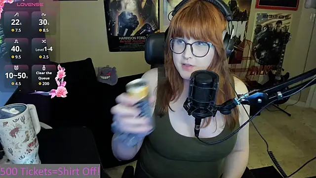 Snapshot of HannahCastle96 chatting on April 2, 3:57 am HannahCastle96 online show from April 2, 3:57 am