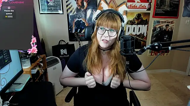 HannahCastle96 online show from July 29, 11:15 pm