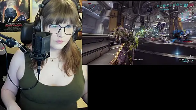 Snapshot of HannahCastle96 chatting on February 3, 1:05 am HannahCastle96 online show from February 3, 1:05 am