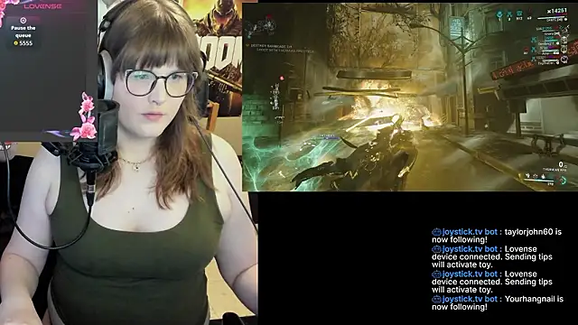 Snapshot of HannahCastle96 chatting on February 3, 2:53 am HannahCastle96 online show from February 3, 2:53 am