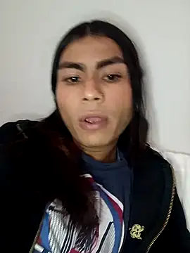 Snapshot of Emily_Isa_ chatting on December 10, 11:51 pm Emily Isa online show from December 10, 11:51 pm