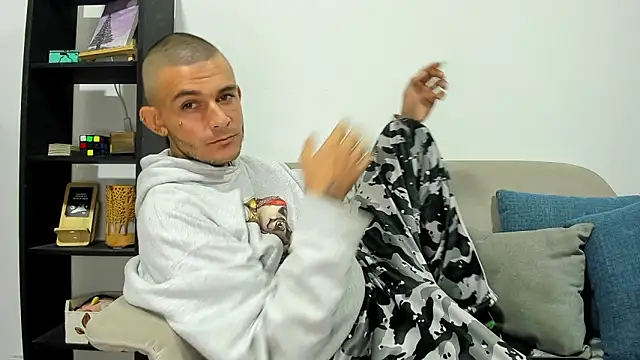 Snapshot of AbadSpears chatting on March 11, 12:28 pm AbadSpears online show from March 11, 12:28 pm