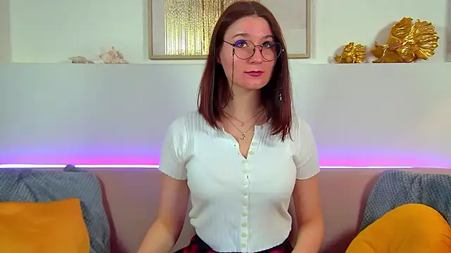 VictoriaArdern online show from September 28, 6:31 am