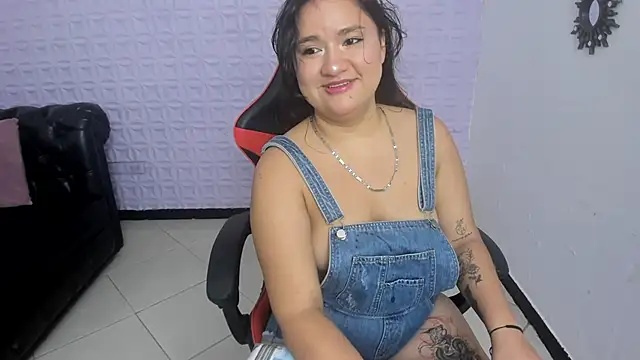natasha adams22 online show from March 15, 12:58 am