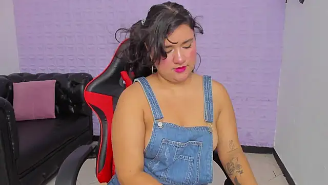 natasha adams22 online show from March 3, 1:28 am