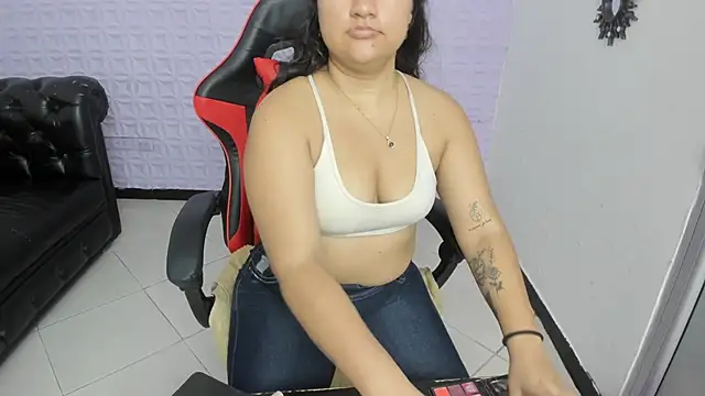 natasha adams22 online show from March 7, 1:09 am