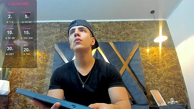 Flynn Riider online show from February 20, 11:53 am