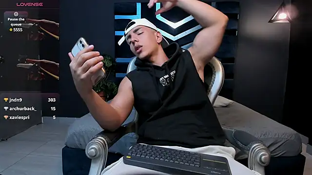 Flynn Riider online show from March 10, 2:37 pm
