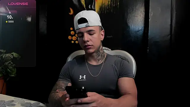 Flynn Riider online show from April 2, 5:30 pm