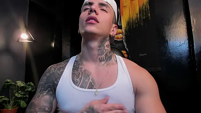 Flynn Riider online show from December 19, 5:54 am