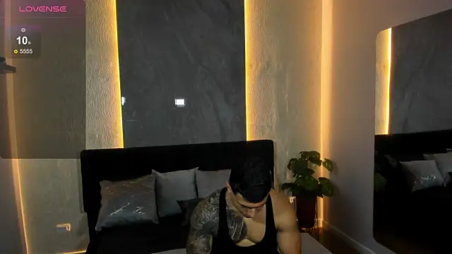 Snapshot of Flynn_Riider chatting on June 12, 5:43 pm Flynn Riider online show from June 12, 5:43 pm