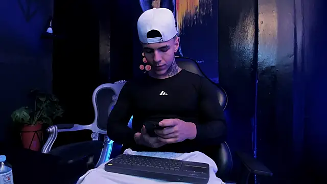 Flynn Riider online show from January 10, 5:41 pm