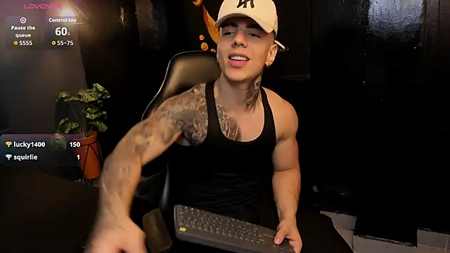 Snapshot of Flynn_Riider chatting on November 17, 5:17 pm Flynn Riider online show from November 17, 5:17 pm