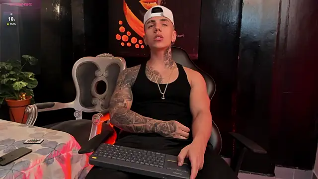 Flynn Riider online show from February 13, 5:40 am