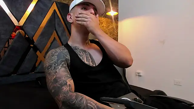 Snapshot of Flynn_Riider chatting on November 2, 12:04 am Flynn Riider online show from November 2, 12:04 am