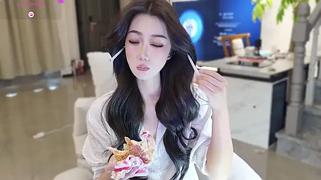 pinnnnnnk online show from February 11, 11:48 pm