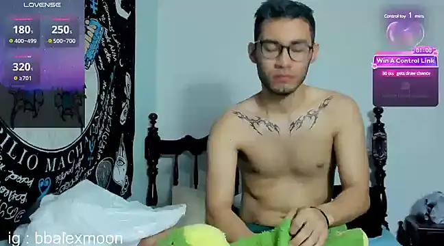 Snapshot of alexdesire chatting on January 27, 2:35 pm alexdesire online show from January 27, 2:35 pm