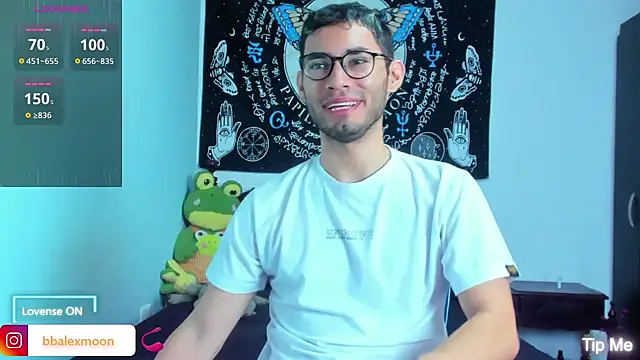 Snapshot of alexdesire chatting on March 22, 1:30 pm alexdesire online show from March 22, 1:30 pm