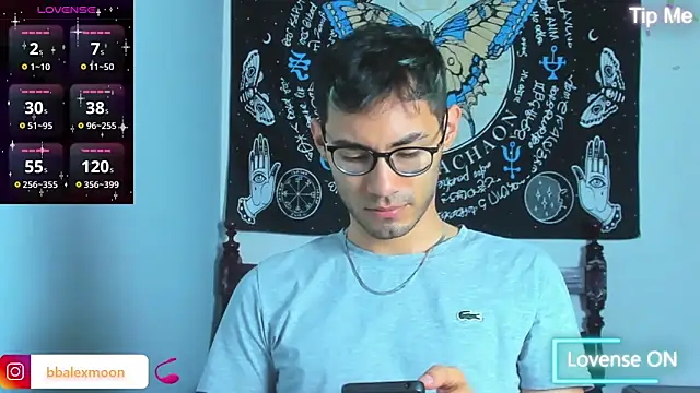 Snapshot of alexdesire chatting on March 18, 7:12 pm alexdesire online show from March 18, 7:12 pm