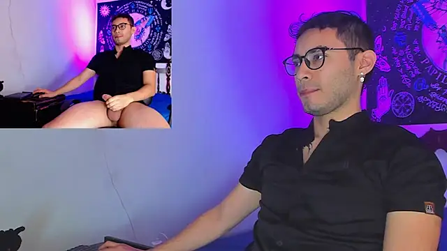 Snapshot of alexdesire chatting on October 28, 2:27 pm alexdesire online show from October 28, 2:27 pm