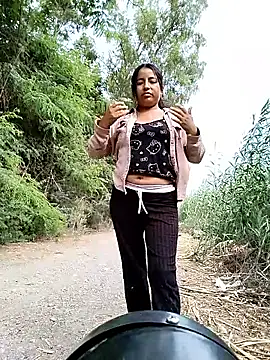 Danna-linyi online show from March 24, 7:58 pm