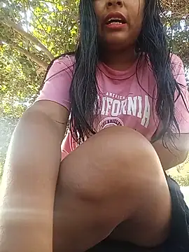 Snapshot of Danna-linyi chatting on June 6, 3:06 pm Danna-linyi online show from June 6, 3:06 pm