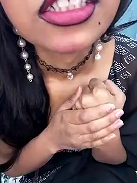 hinaa khan online show from March 10, 7:18 pm