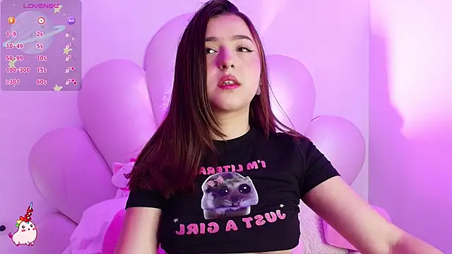 Snapshot of zoewillian chatting on October 31, 1:13 am zoewillian online show from October 31, 1:13 am