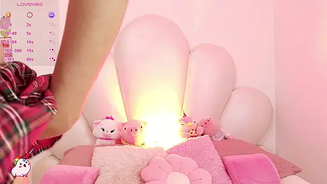 Snapshot of zoewillian chatting on November 9, 4:05 am zoewillian online show from November 9, 4:05 am