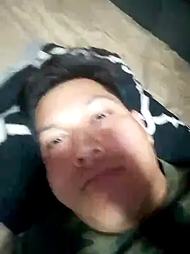 Snapshot of angeldeldiablo1592 chatting on December 5, 4:33 am angeldeldiablo1592 online show from December 5, 4:33 am