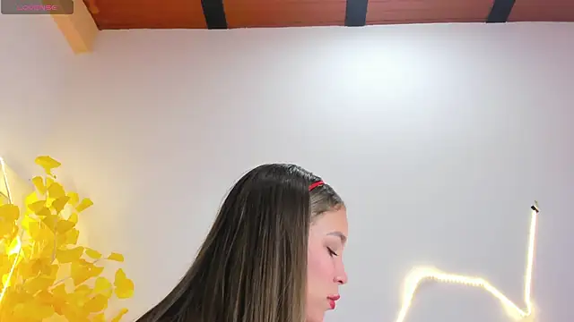 Snapshot of HaleyAmaya chatting on June 27, 1:00 am HaleyAmaya online show from June 27, 1:00 am