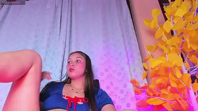 Snapshot of HaleyAmaya chatting on June 30, 1:27 am HaleyAmaya online show from June 30, 1:27 am