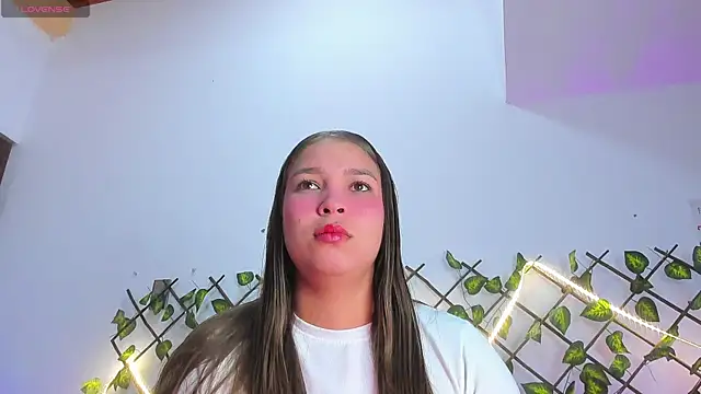 Snapshot of HaleyAmaya chatting on July 11, 1:39 am HaleyAmaya online show from July 11, 1:39 am